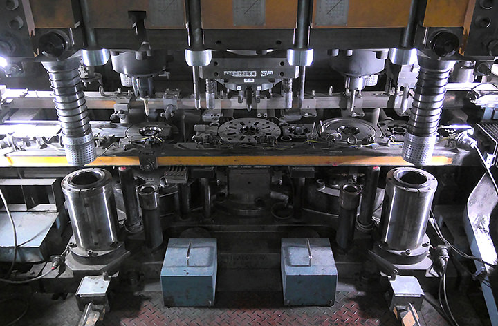 冷間鍛造工法におけるトランスファ加工